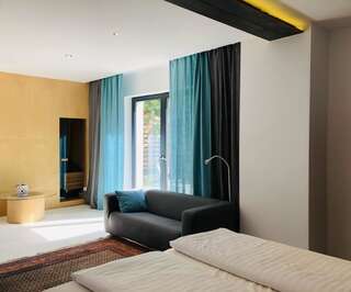 Отели типа «постель и завтрак» Barcelona Rooms Микошево Улучшенный двухместный номер с 1 кроватью или 2 отдельными кроватями и террасой-5